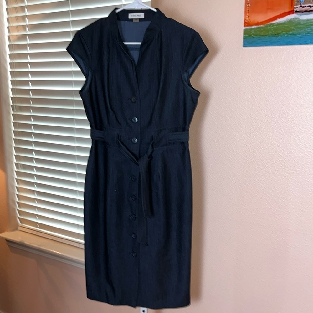 Calvin Klein size 8 sleeveless button down dress with belt pit to pit 20”